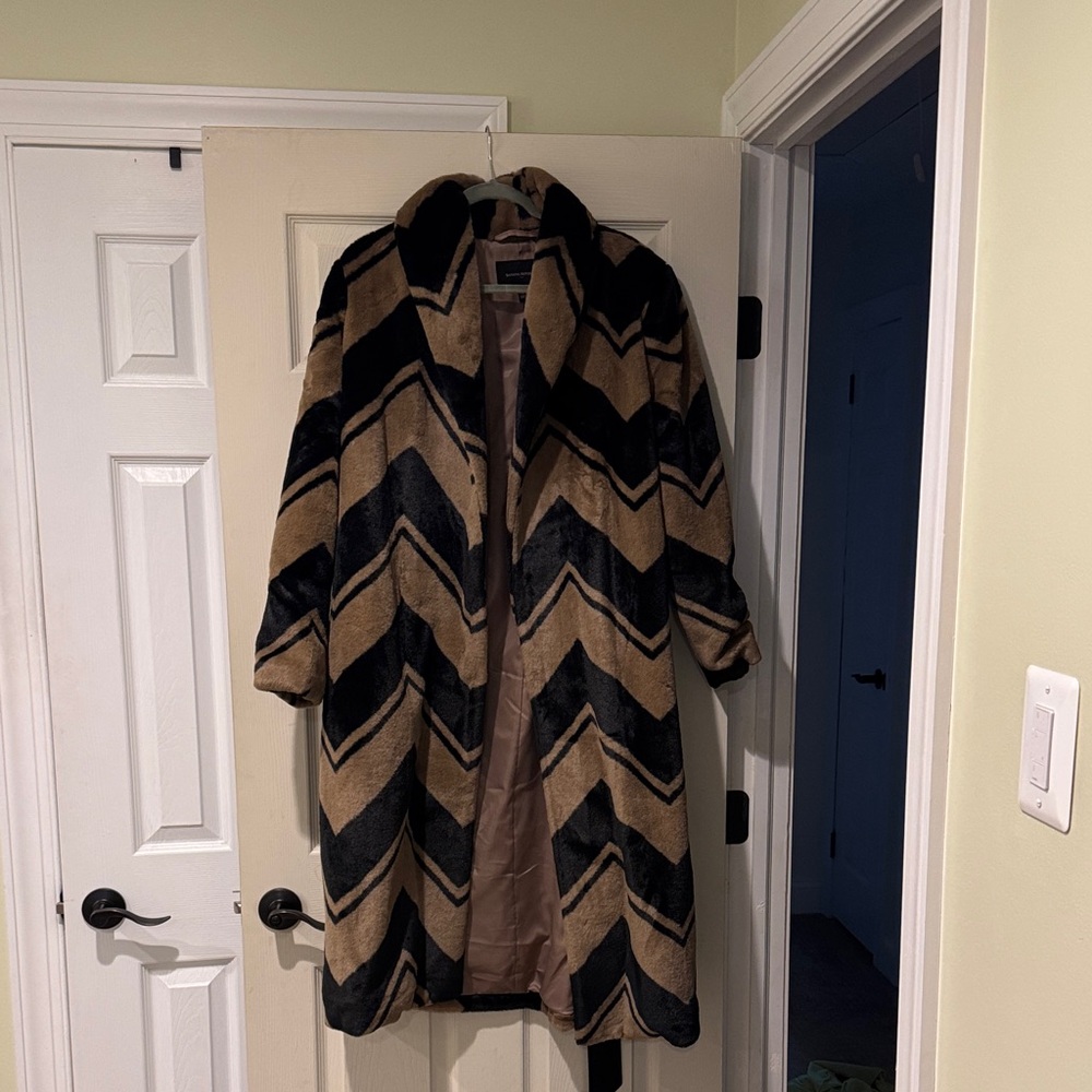 Banana Republic Chevron Patterned Coat in Black and Tan